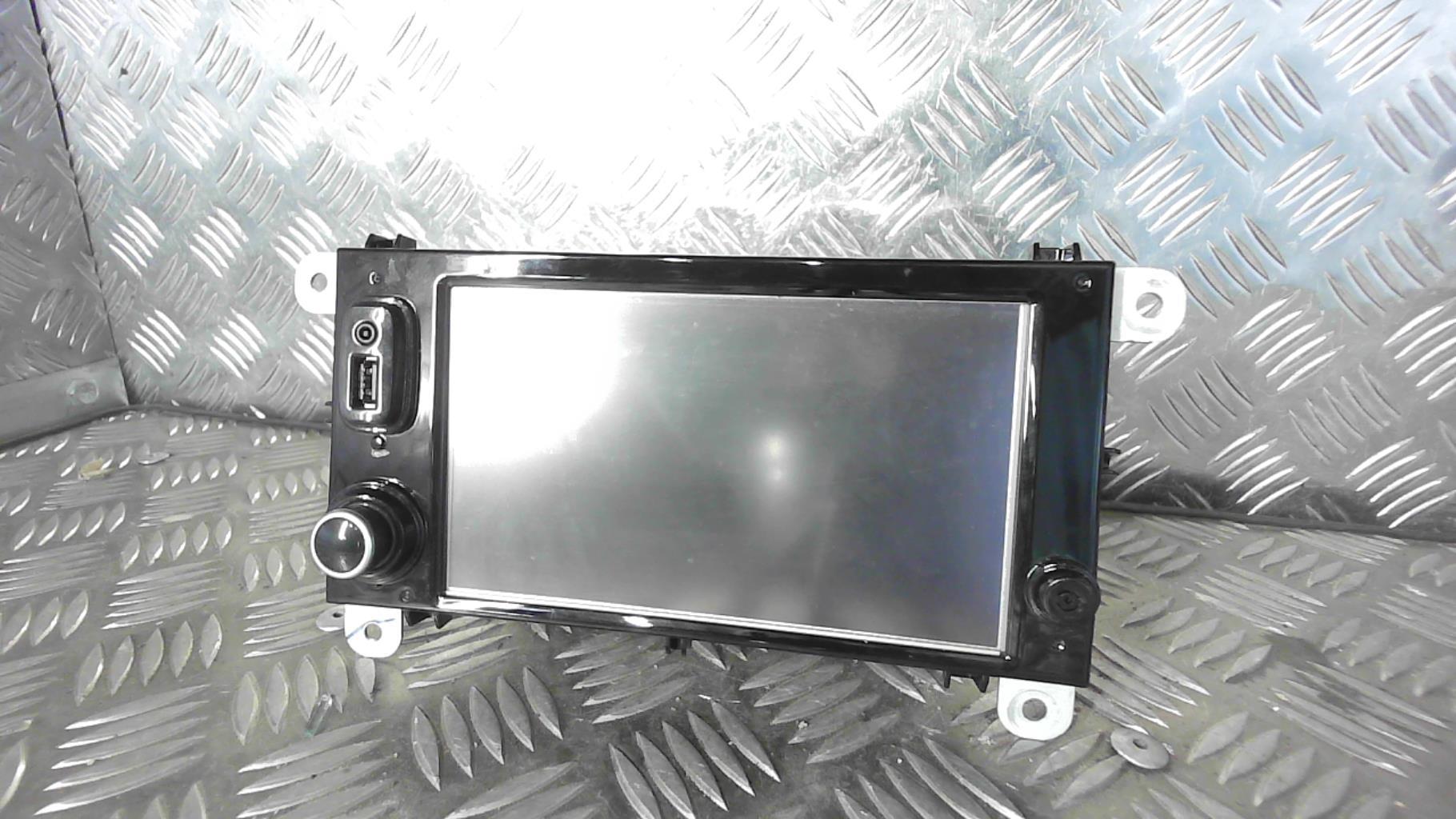 Ecran GPS RENAULT CLIO 4 PHASE 2 Diesel - 1