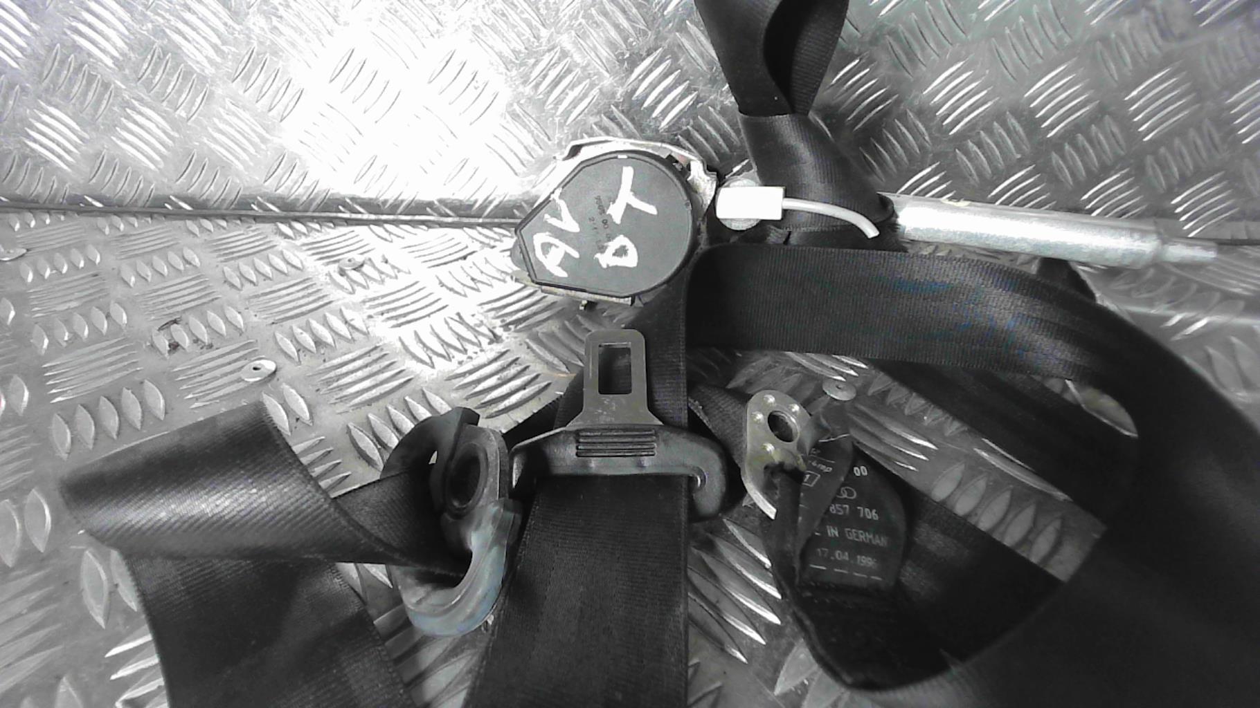Ceinture avant droit AUDI A4 1 PHASE 1 Diesel - 1