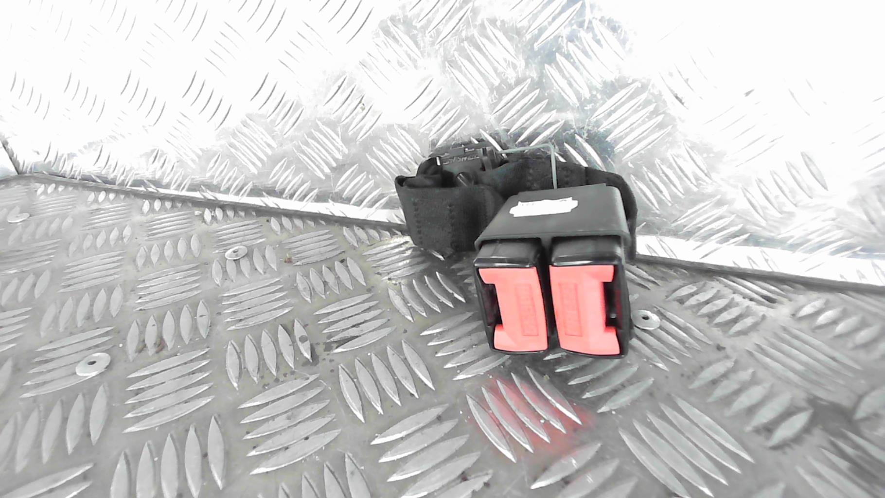 Attache ceinture centrale avant RENAULT MEGANE 1 PHASE 2 Essence - 1