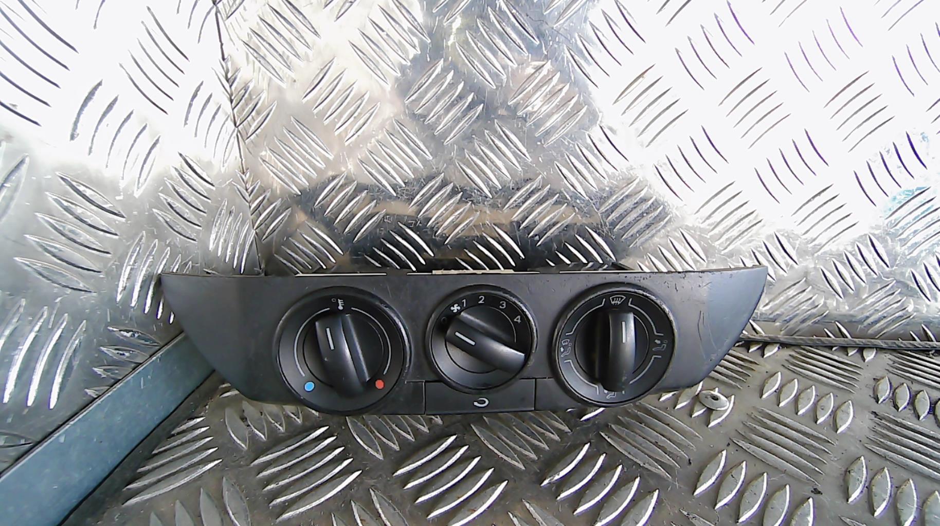 Commande chauffage VOLKSWAGEN POLO 4 PHASE 1 Essence - 1