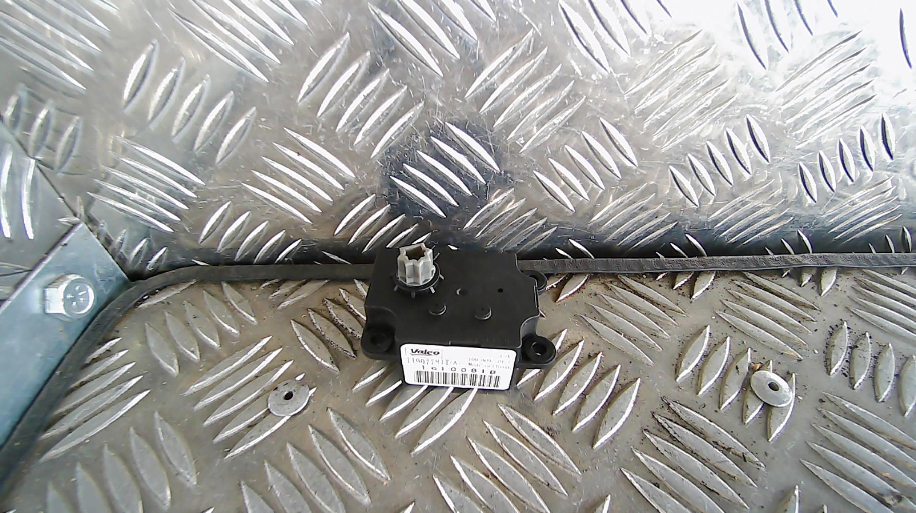 Robinet de chauffage RENAULT CLIO 3 PHASE 2 Diesel - 1