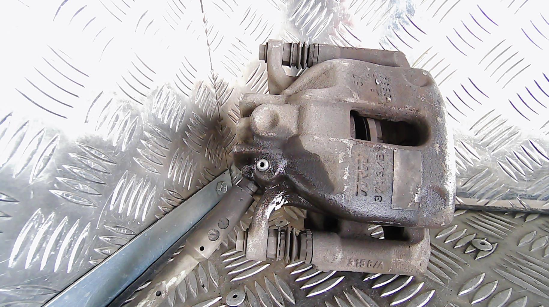 Etrier avant droit (freinage) CITROEN C4 2 PHASE 1 Diesel - 1