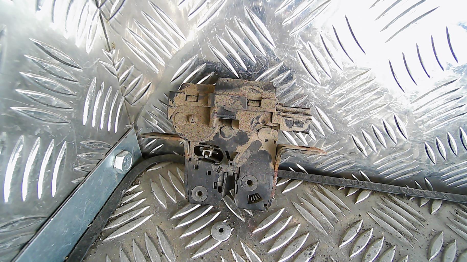 Serrure de hayon RENAULT CLIO 3 PHASE 1 Diesel - 1
