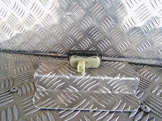 Bouton de coffre RENAULT MEGANE 3 PHASE 1 Diesel - 1
