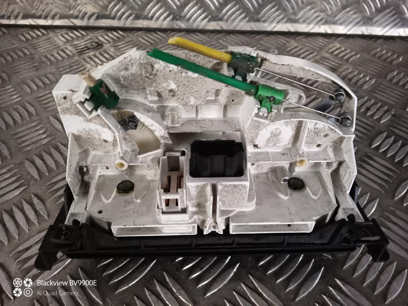 Commande chauffage VOLKSWAGEN POLO 3 PHASE 2 Diesel - 1