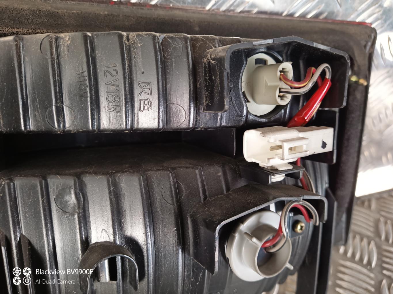 Feu arriere secondaire gauche (feux) TOYOTA PREVIA 2 Diesel - 1