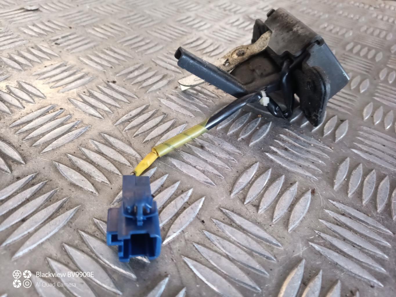 Serrure de hayon TOYOTA YARIS 2 PHASE 1 Diesel - 1