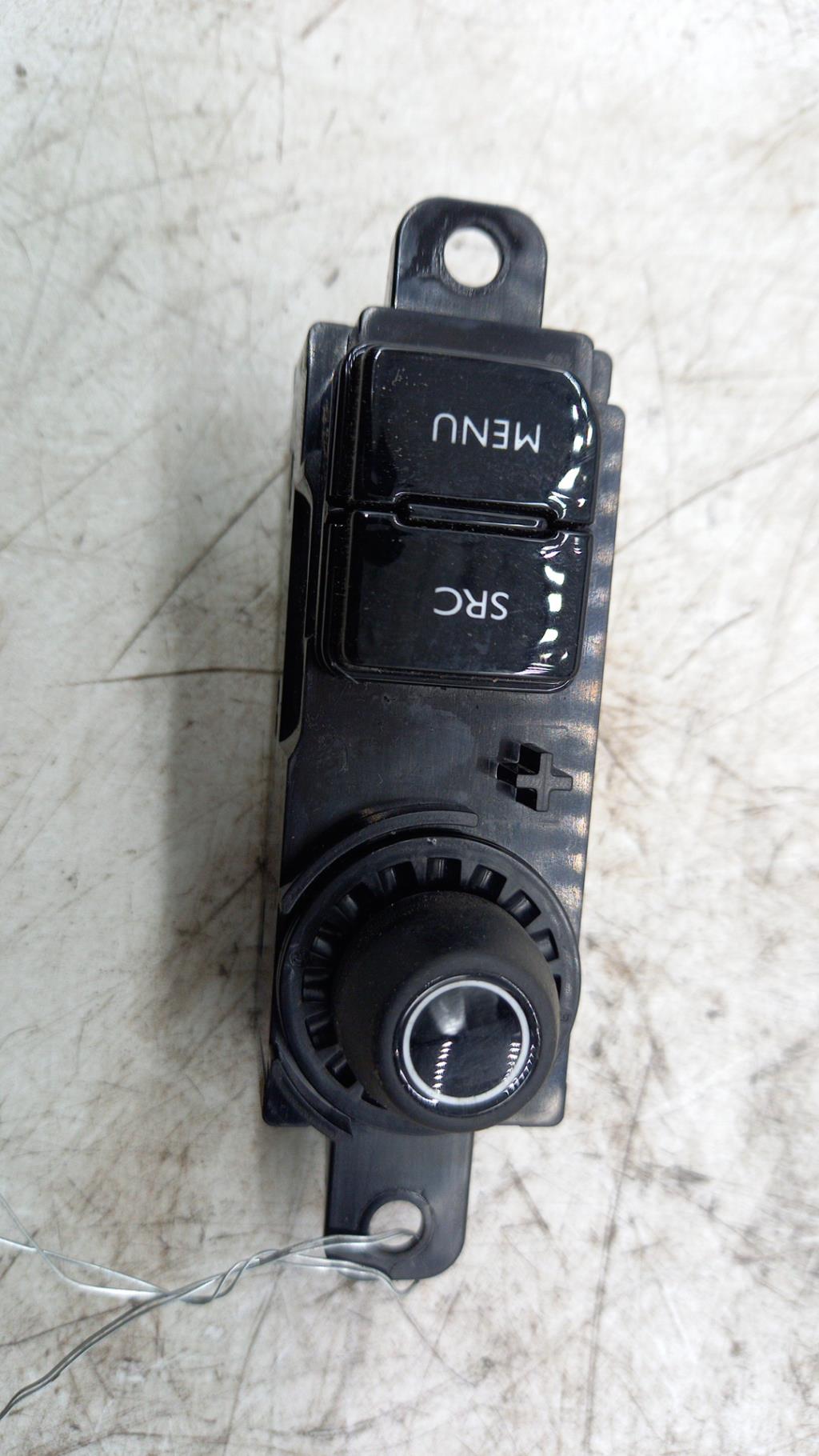 Commande GPS PEUGEOT 208 1 PHASE 2 Diesel - 1