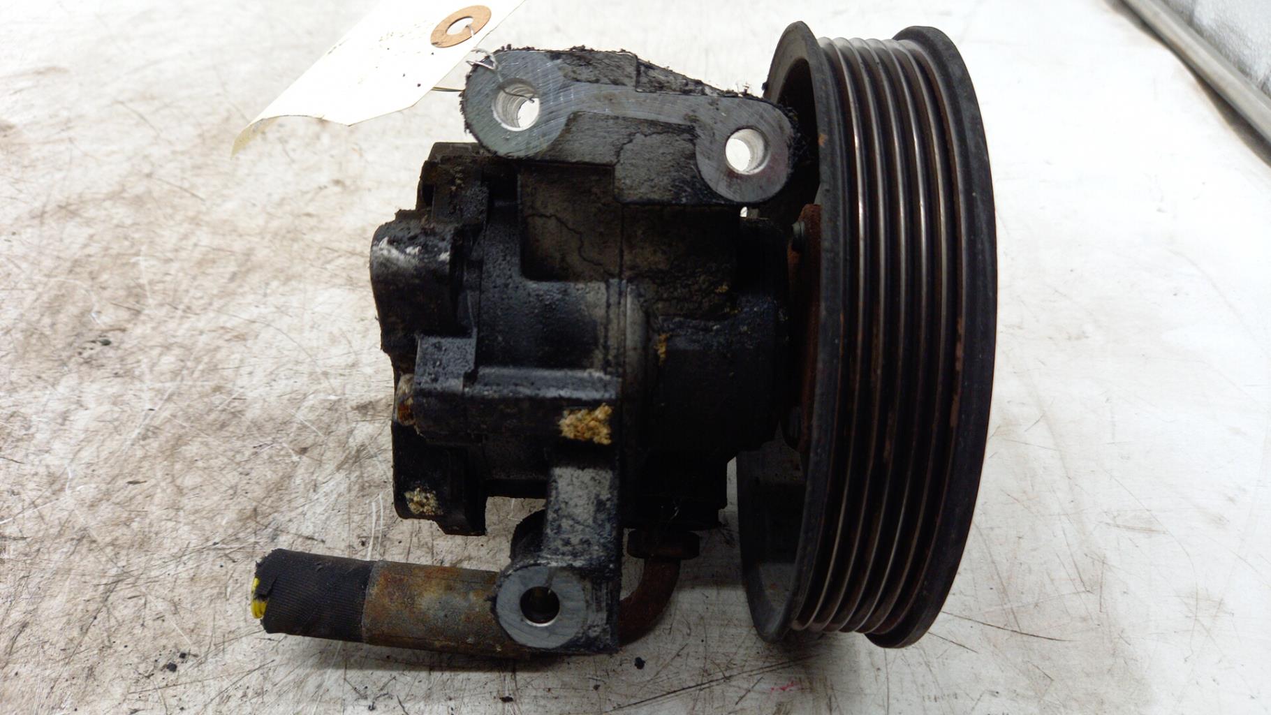 Pompe de direction MERCEDES VITO 638 Diesel - 1