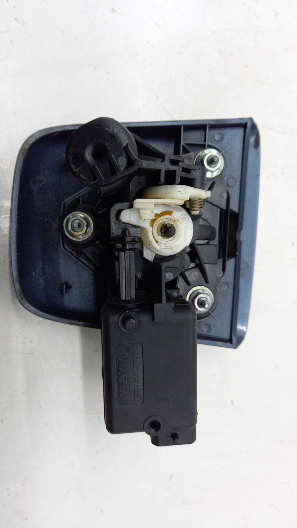 Bouton de coffre RENAULT CLIO 2 CAMPUS PHASE 2 Essence/GPL - 1