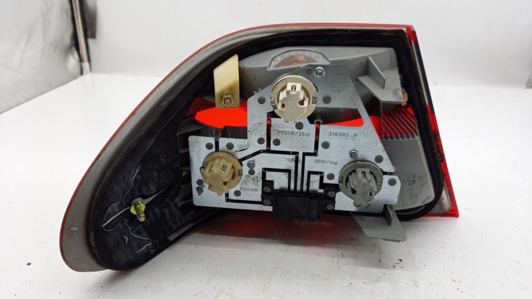 Fanale posteriore principale destro (luci) MERCEDES CLASSE E 210 PHASE 2 Diésel - 1