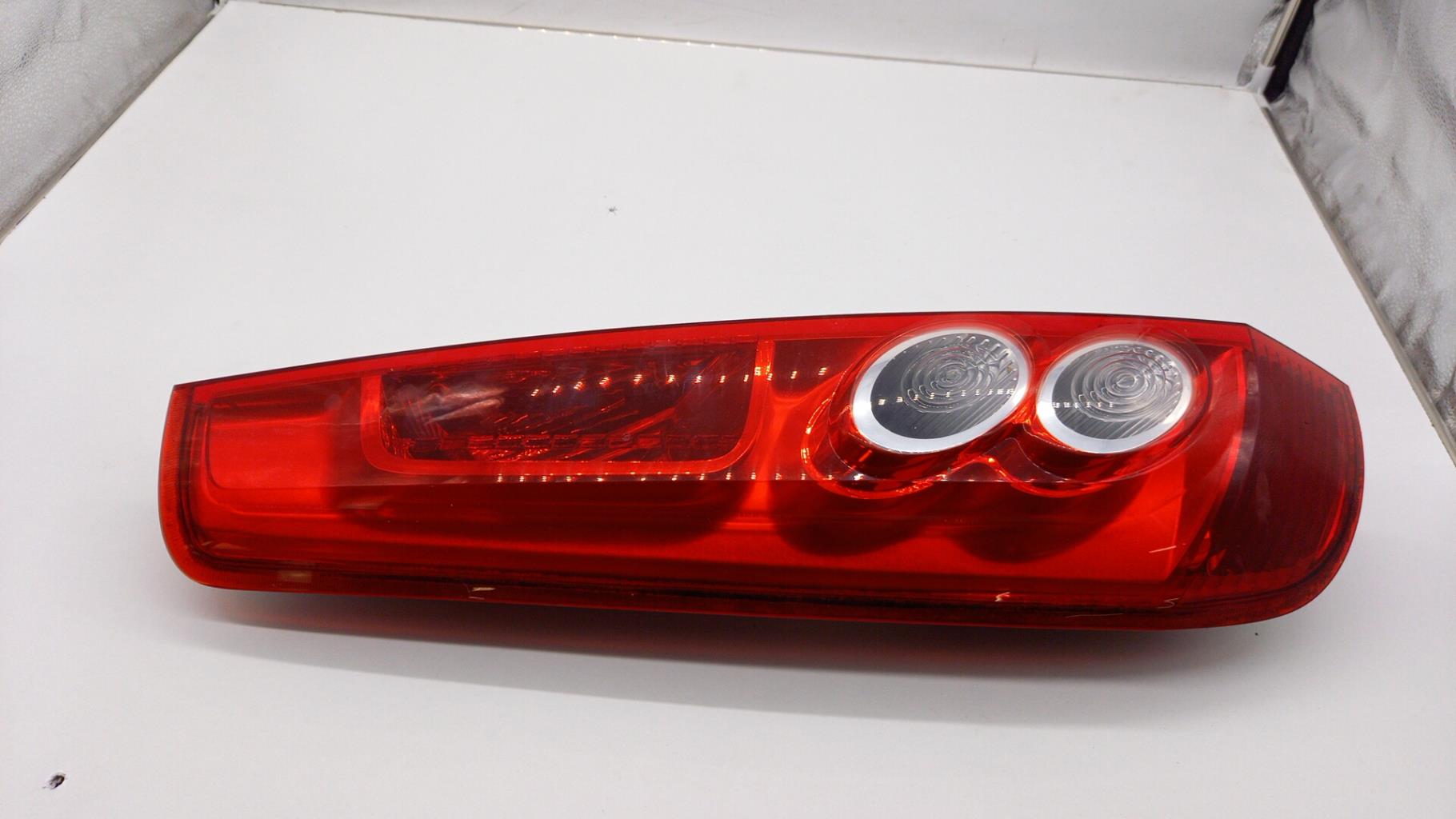 Fanale posteriore principale sinistro (luci) FORD FIESTA 5 PHASE 1 Diésel - 1