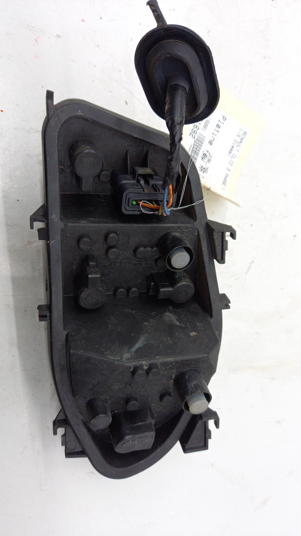 Base portalampade fanale posteriore destro RENAULT CLIO 3 PHASE 1 Diésel - 1