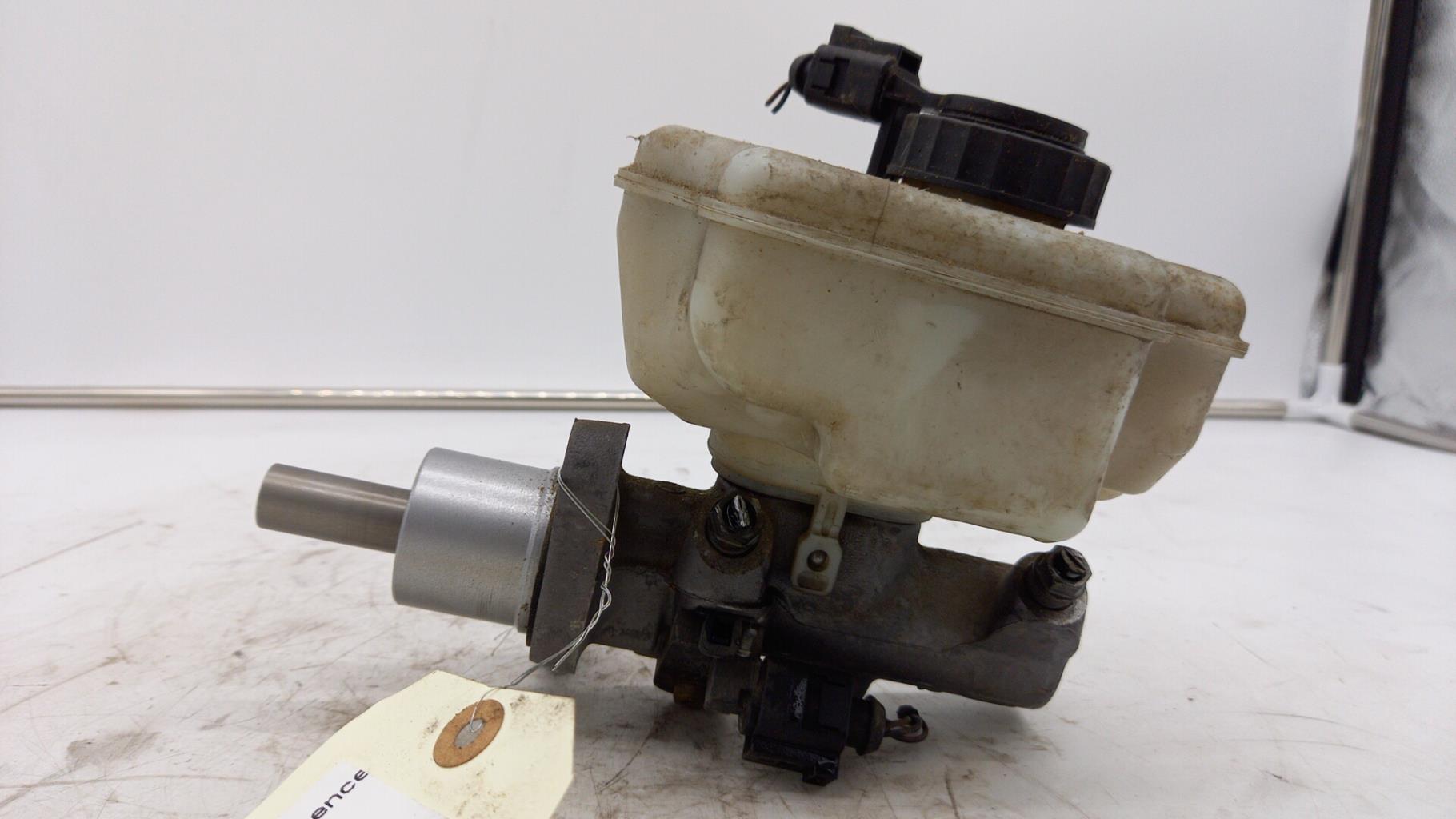 Cilindro maestro (freno) VOLKSWAGEN SCIROCCO 3 PHASE 1 COUPE Gasolina - 1