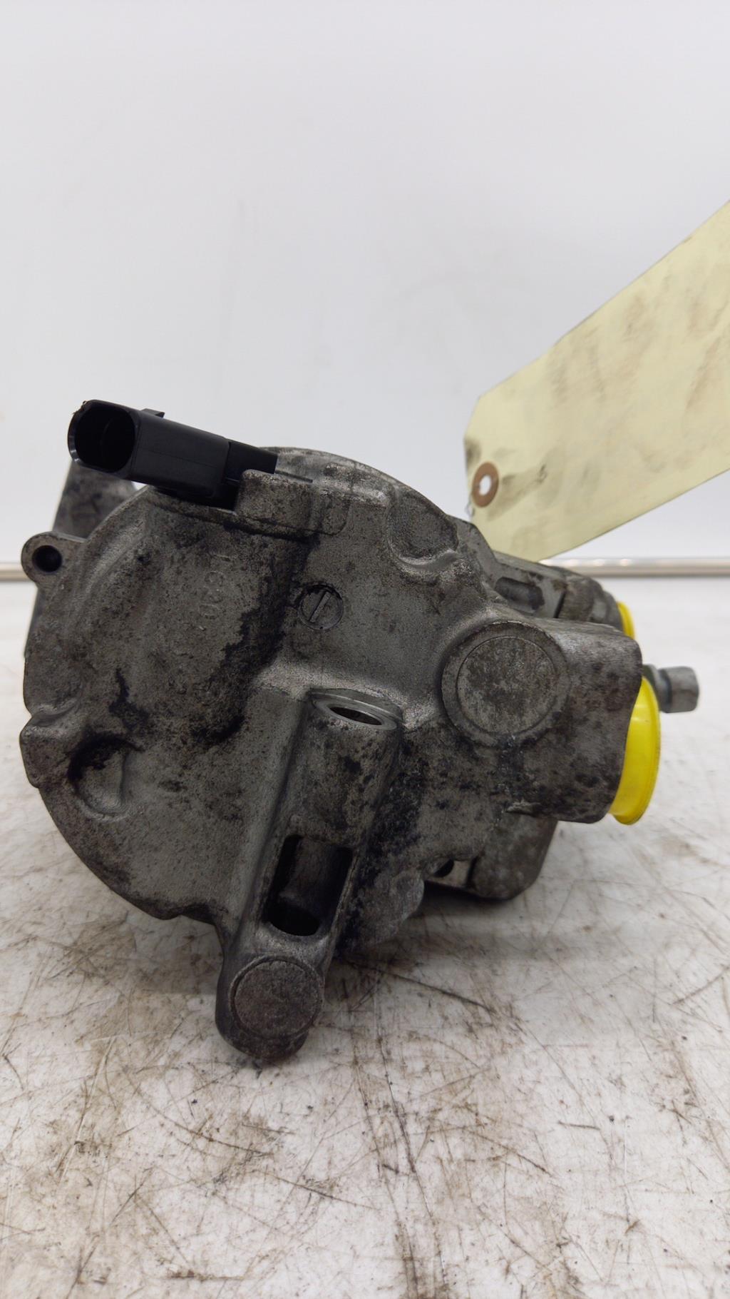 Compresseur clim AUDI A4 3 AVANT PHASE 1 BREAK Diesel - 1