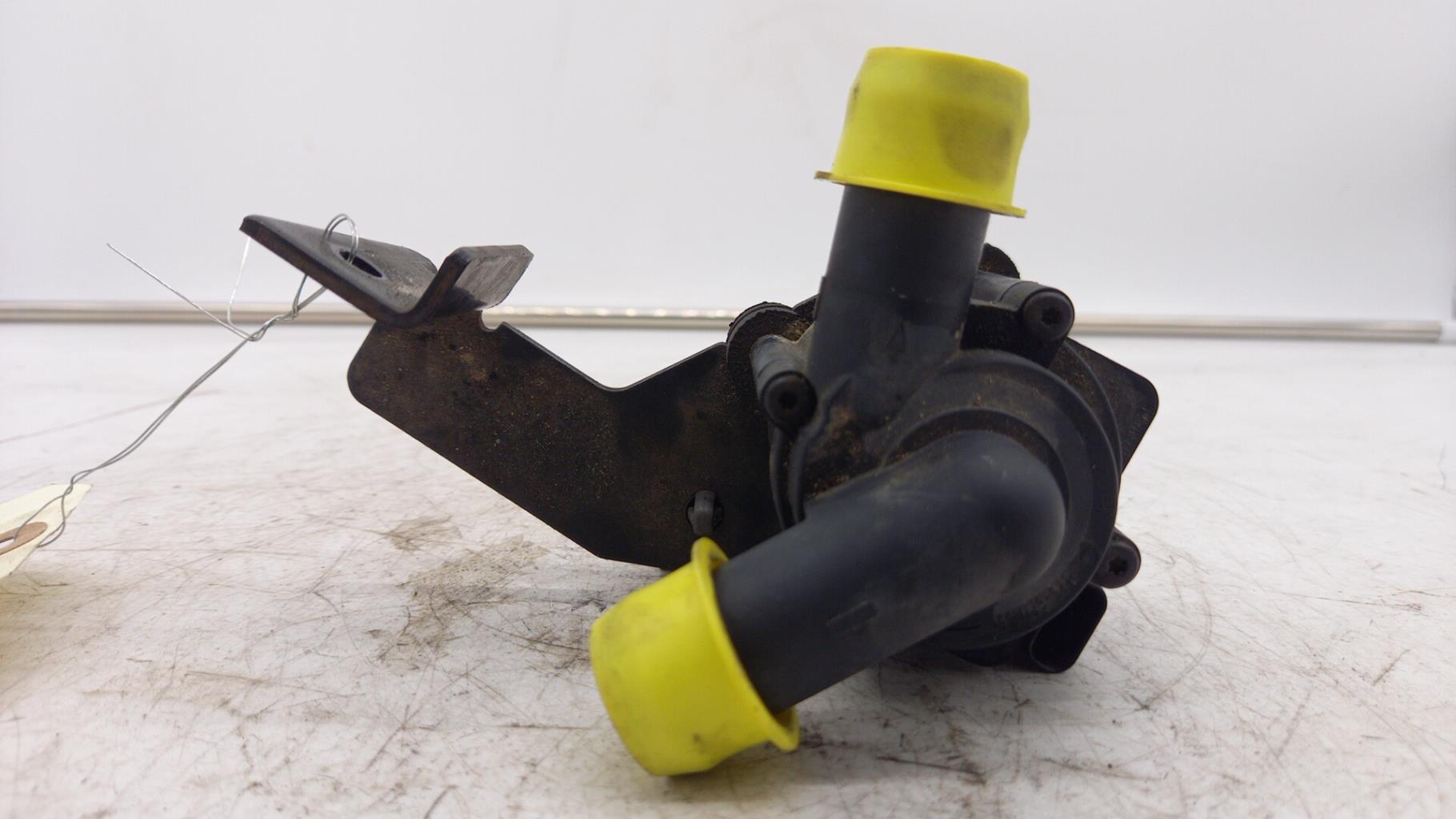 Pompa ricircolo acqua, riscaldamento ausiliario AUDI A4 3 AVANT PHASE 1 BREAK Diésel - 1