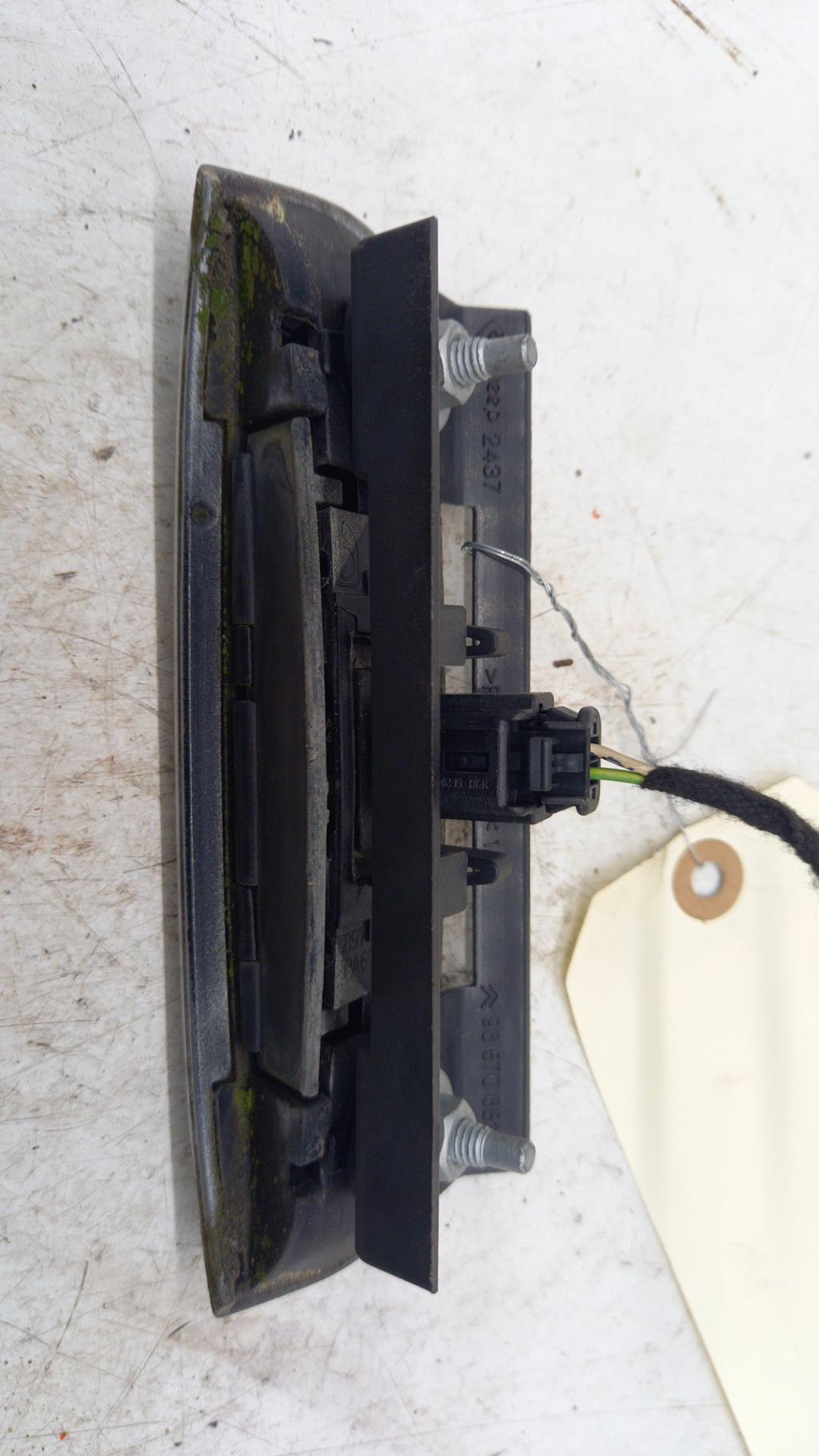Bouton de coffre CITROEN C4 1 PHASE 1 Essence - 1