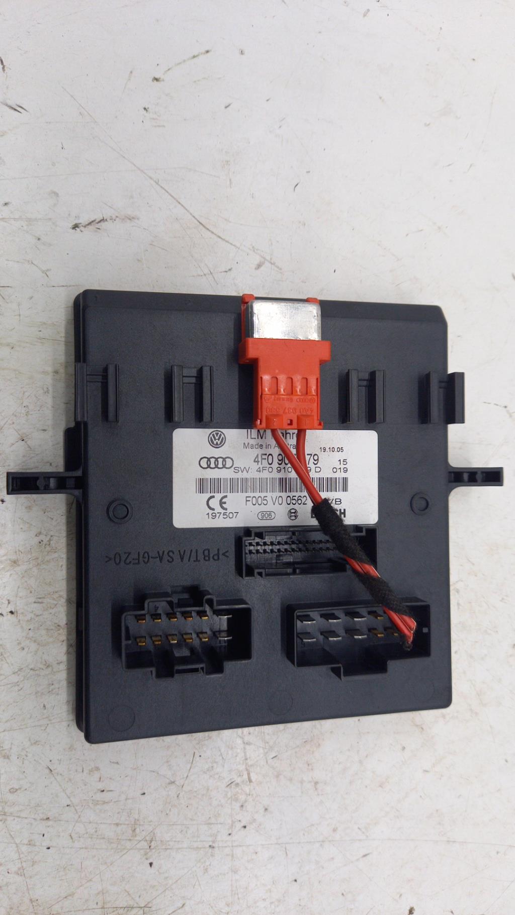 Calculateur AUDI A6 3 PHASE 1 Essence - 1