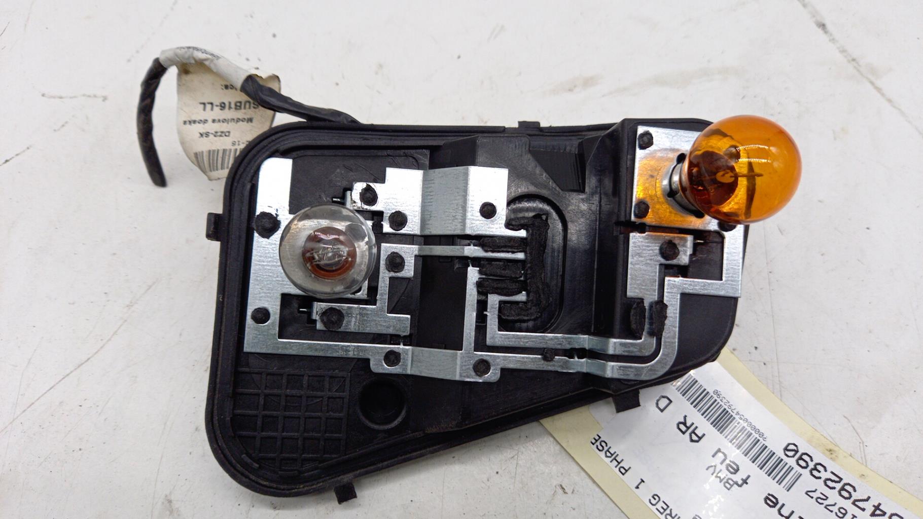Base portalampade fanale posteriore destro VOLKSWAGEN TOUAREG 1 PHASE 1 Gasolina - 1