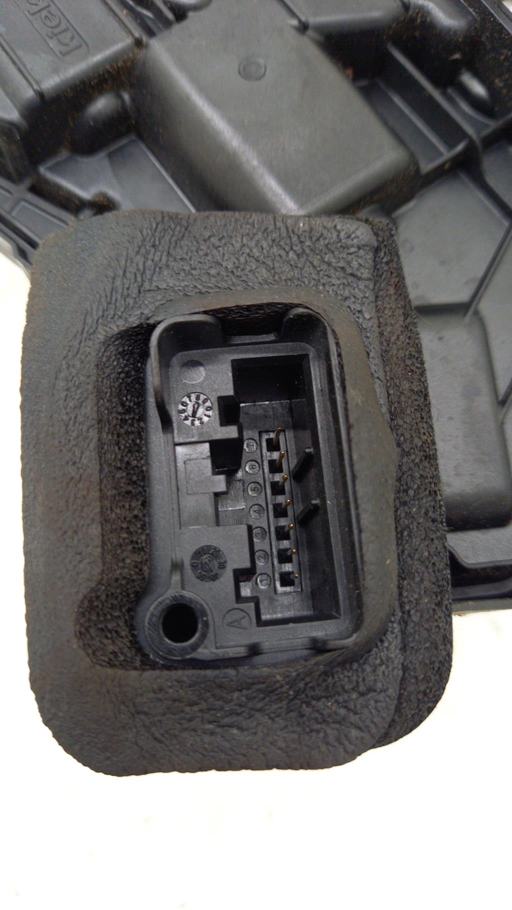 Serratura posteriore sinistra VOLKSWAGEN POLO 5 PHASE 2 Gasolina - 1