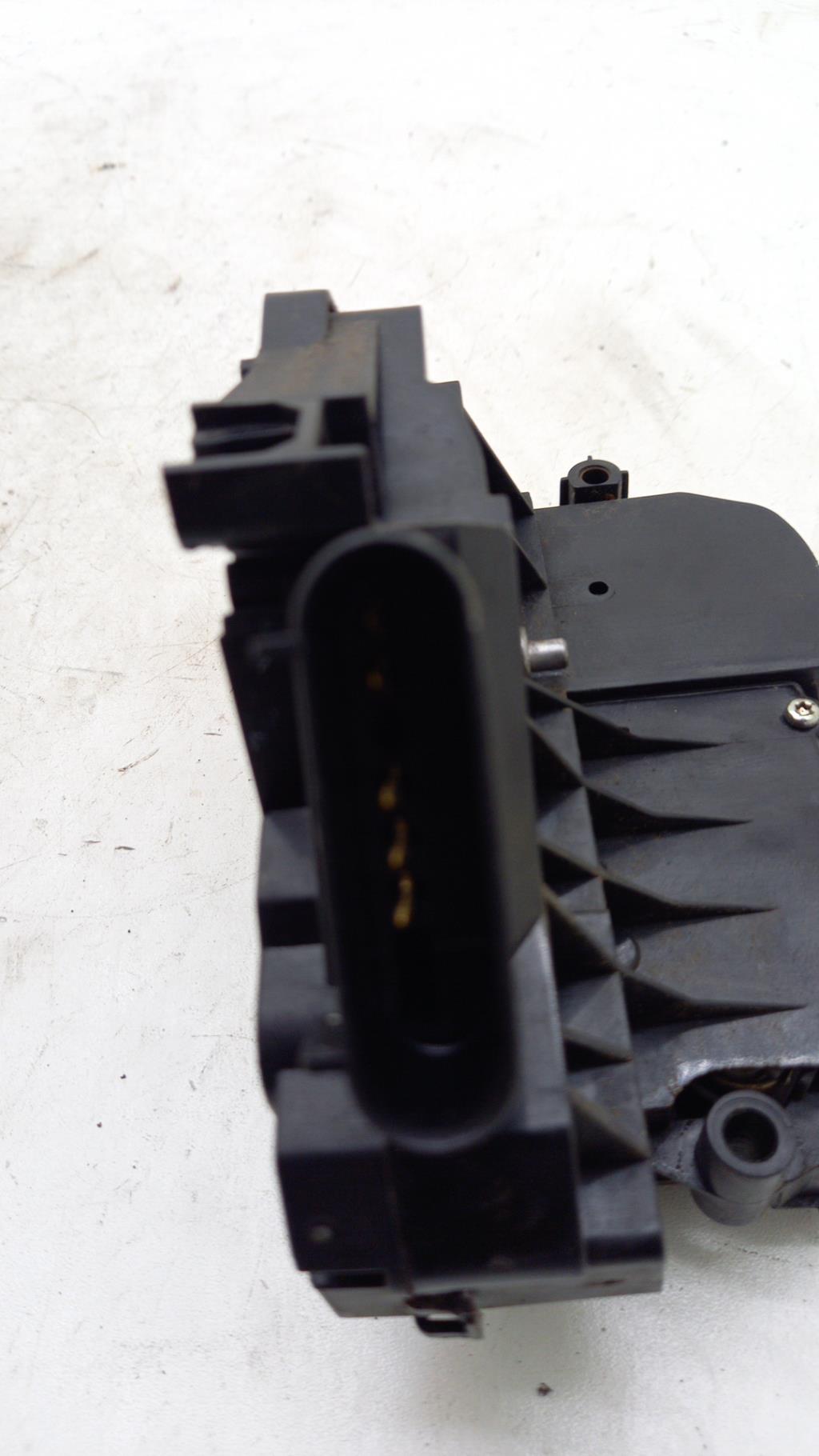 Serrure avant gauche FORD FIESTA 6 PHASE 1 Diesel - 1