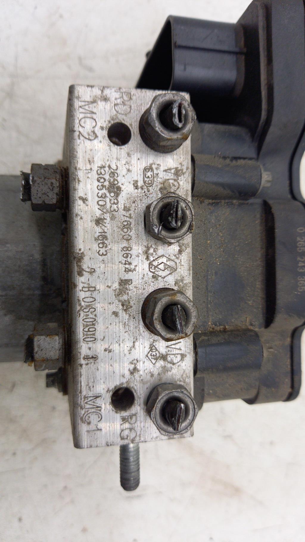 Blocco ABS (antibloccaggio freni) RENAULT CLIO 4 PHASE 1 Diésel - 1