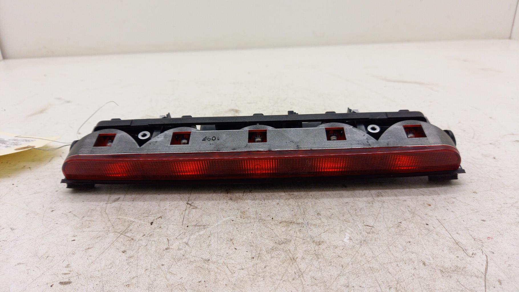 Feu arriere stop central RENAULT MEGANE 1 BREAK Essence - 1