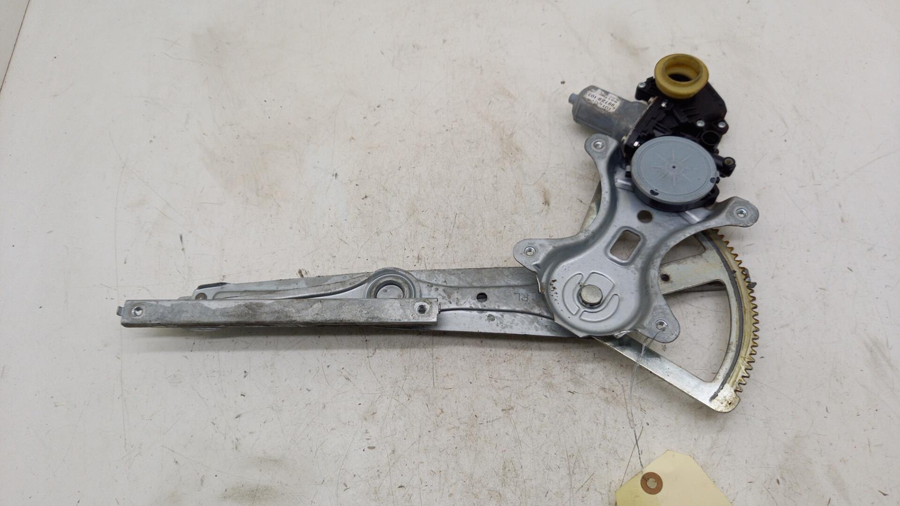 Alzacristalli elettrico posteriore sinistro TOYOTA COROLLA VERSO 2 PHASE 1 Diésel - 1