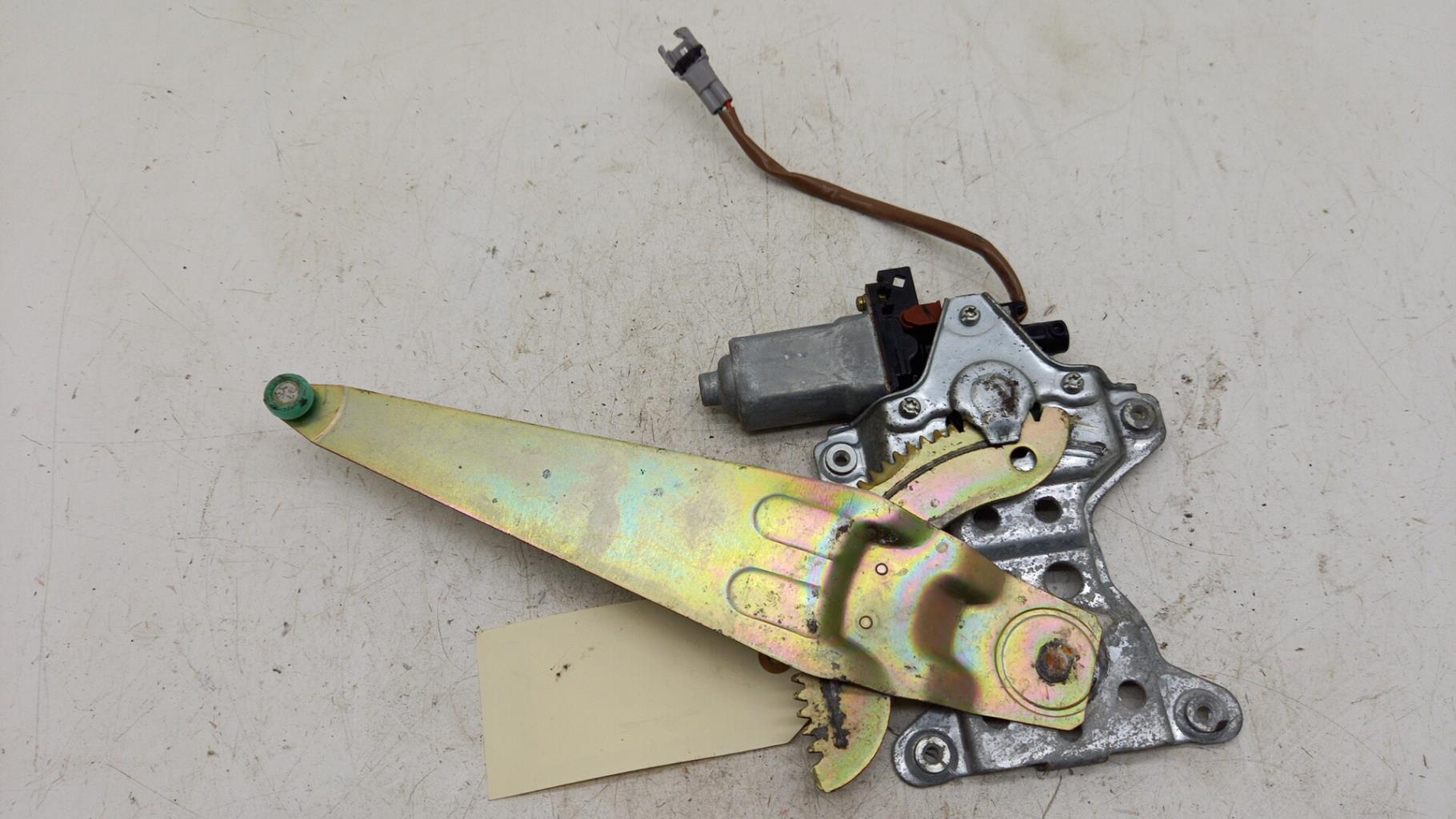 Alzacristalli elettrico posteriore sinistro TOYOTA LAND CRUISER 3 J90 PHASE 1 Diésel - 1