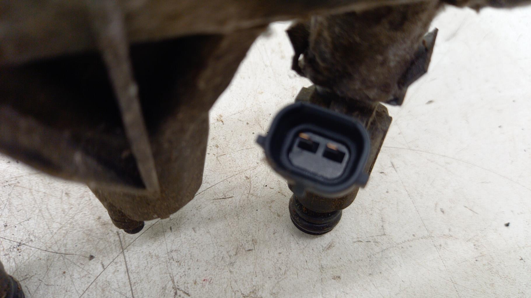 Rampe injection PEUGEOT 208 1 PHASE 1 Essence - 1