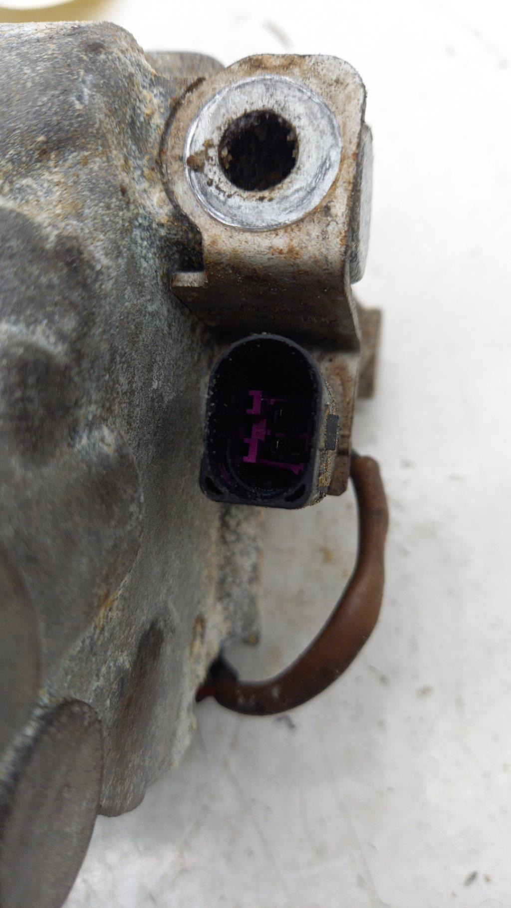 Compresseur clim AUDI A6 4 AVANT RS6 PHASE 1 BREAK Essence - 1