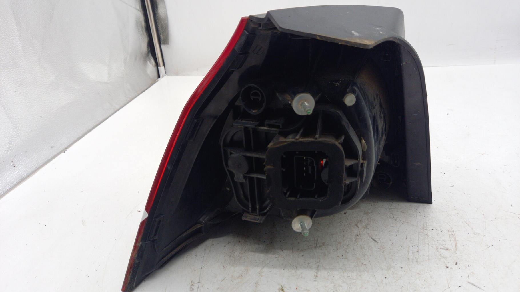 Fanale posteriore principale destro (luci) VOLKSWAGEN GOLF 5 Gasolina - 1