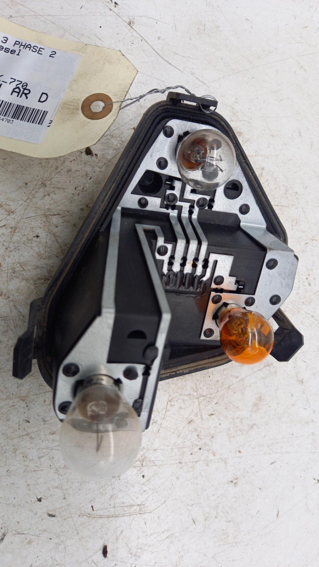 Base portalampade fanale posteriore destro RENAULT CLIO 3 PHASE 2 BREAK Diésel - 1