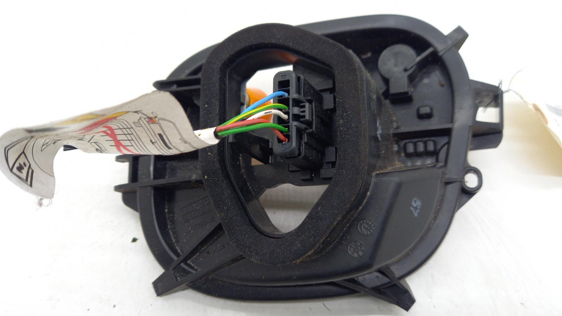 Base portalampade fanale posteriore sinistro PEUGEOT 208 1 PHASE 2 Gasolina - 1