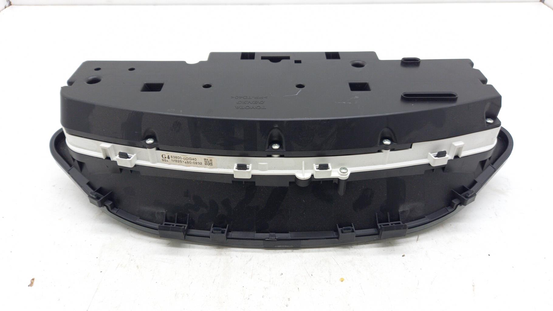 Compteur TOYOTA YARIS 2 PHASE 2 Diesel - 1
