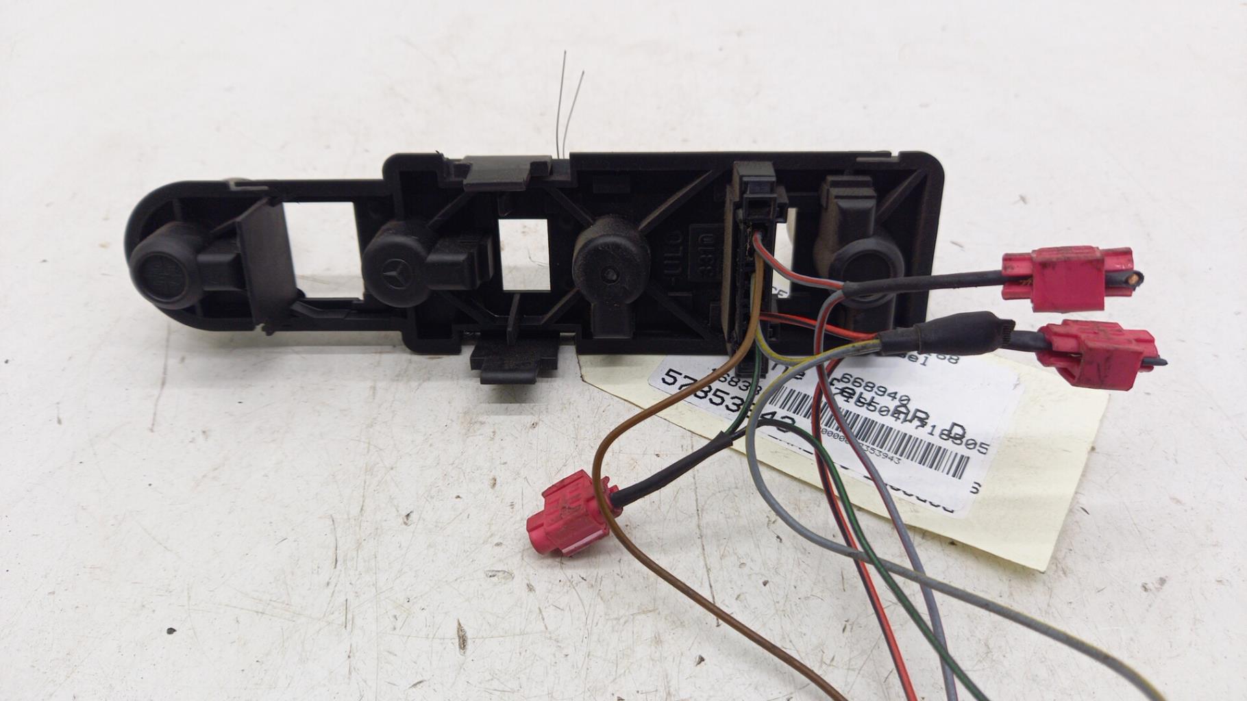 Base portalampade fanale posteriore destro MERCEDES CLASSE A 168 PHASE 1 Diésel - 1