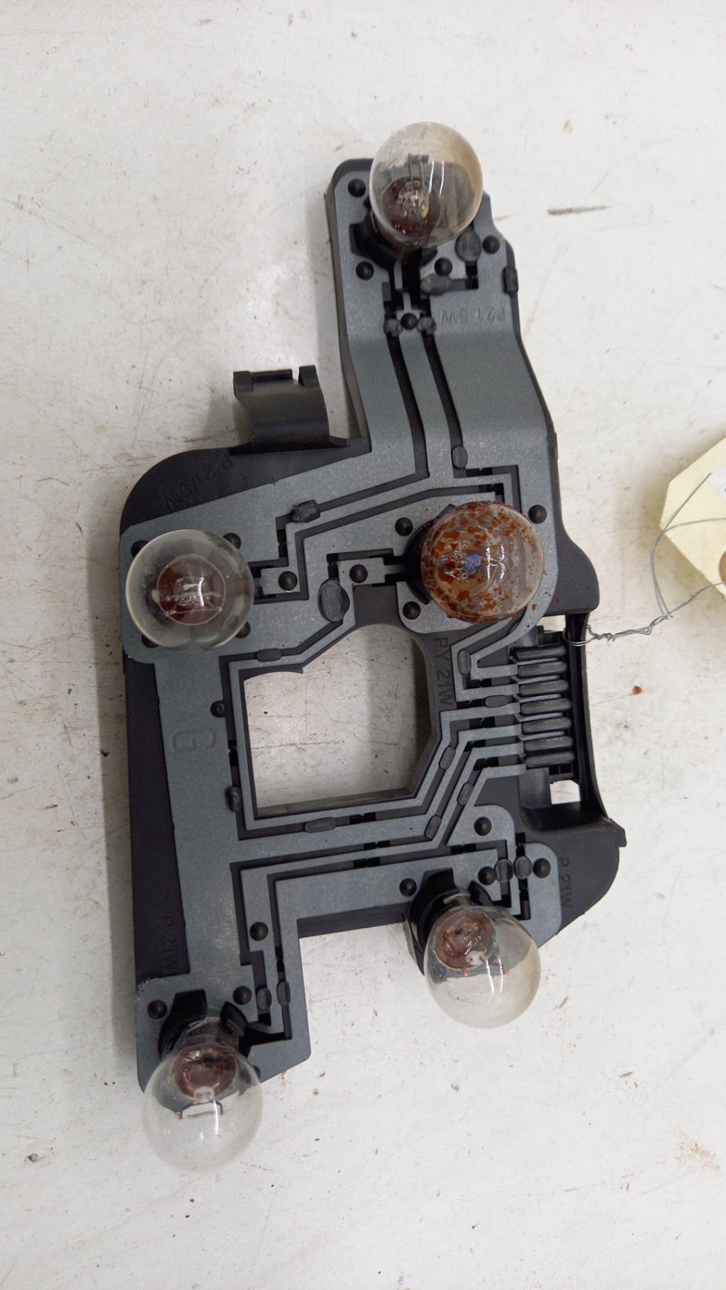 Base portalampade fanale posteriore sinistro CITROEN XSARA PHASE 1 COUPE Diésel - 1