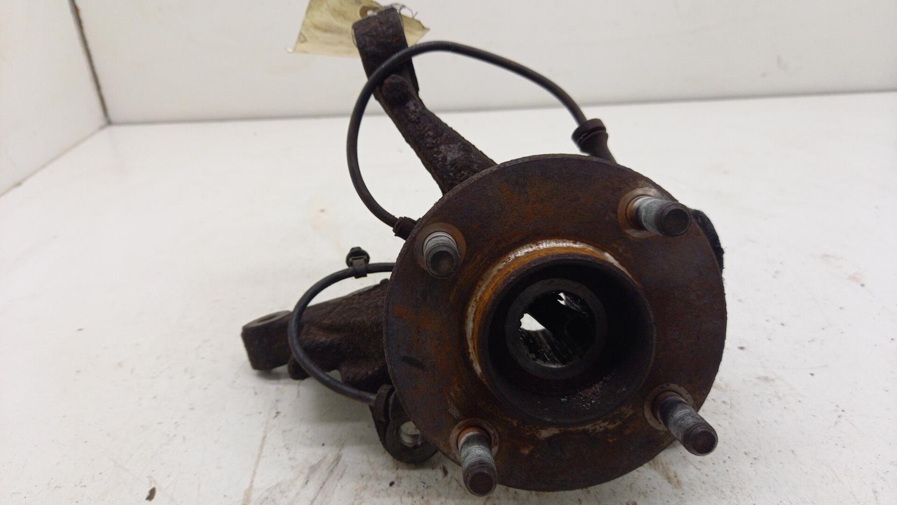 Mozzo anteriore sinistro FORD FIESTA 6 PHASE 1 Gasolina - 1