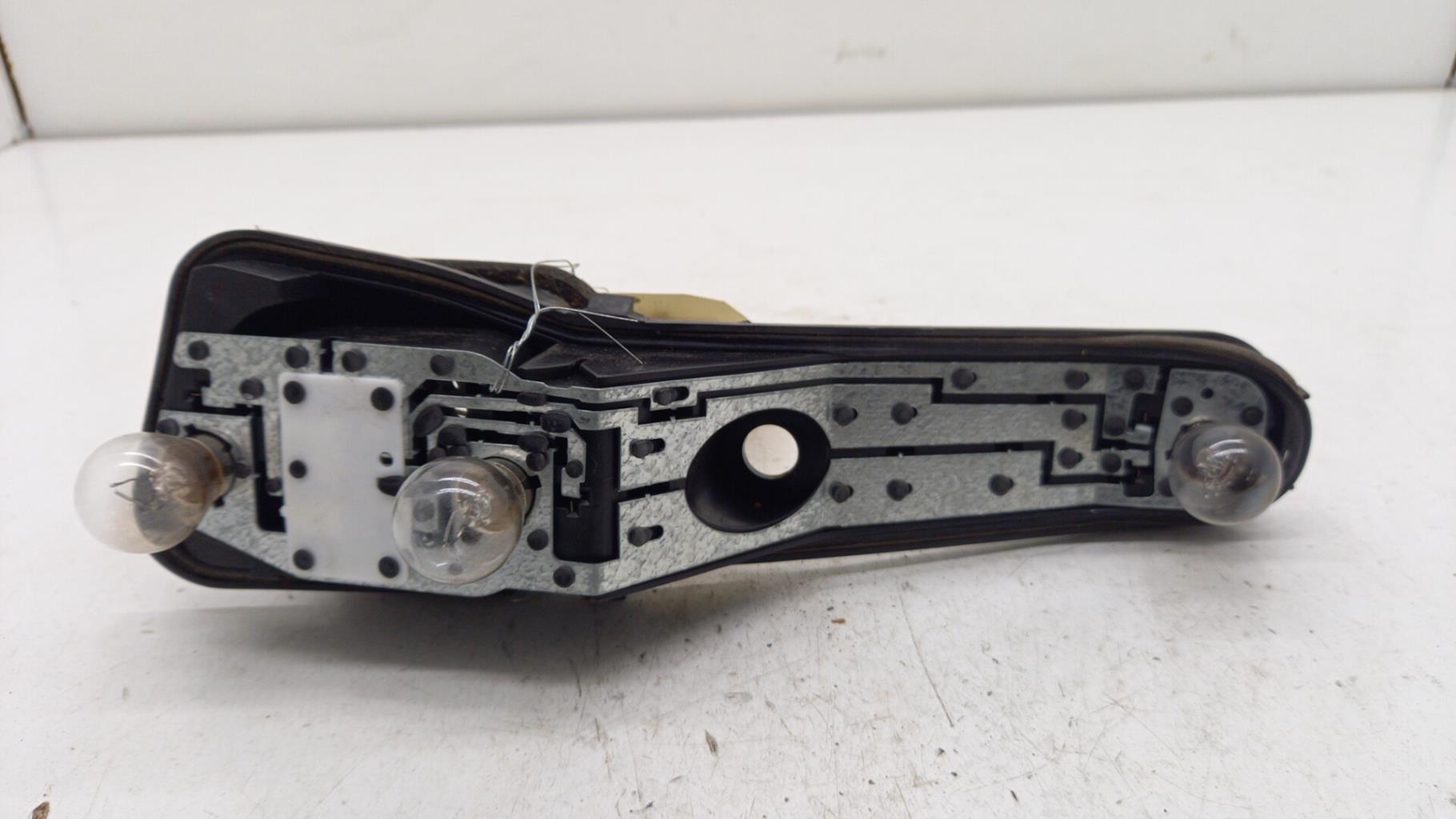 Base portalampade fanale posteriore destro PEUGEOT 206 Gasolina - 1