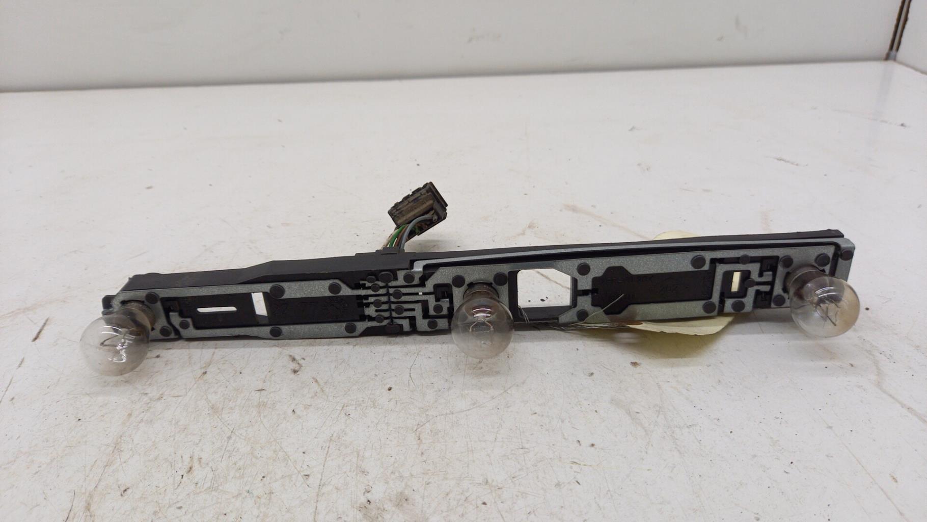 Base portalampade fanale posteriore destro RENAULT KANGOO 1 PHASE 1 Diésel - 1
