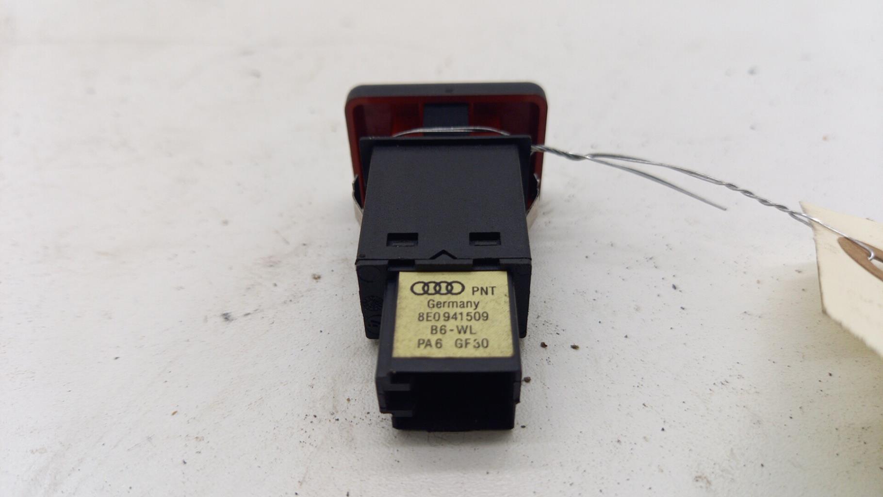 Bouton de warning AUDI A4 2 AVANT PHASE 2 BREAK Diesel - 1