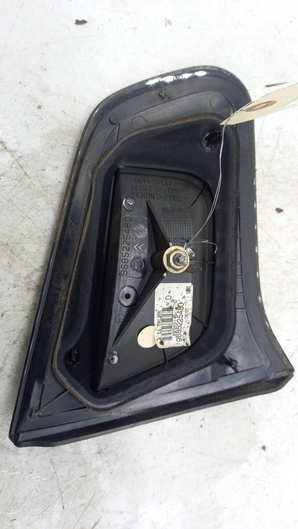 Feu arriere secondaire droit (feux) CITROEN C3 2 PHASE 1 Diesel - 1