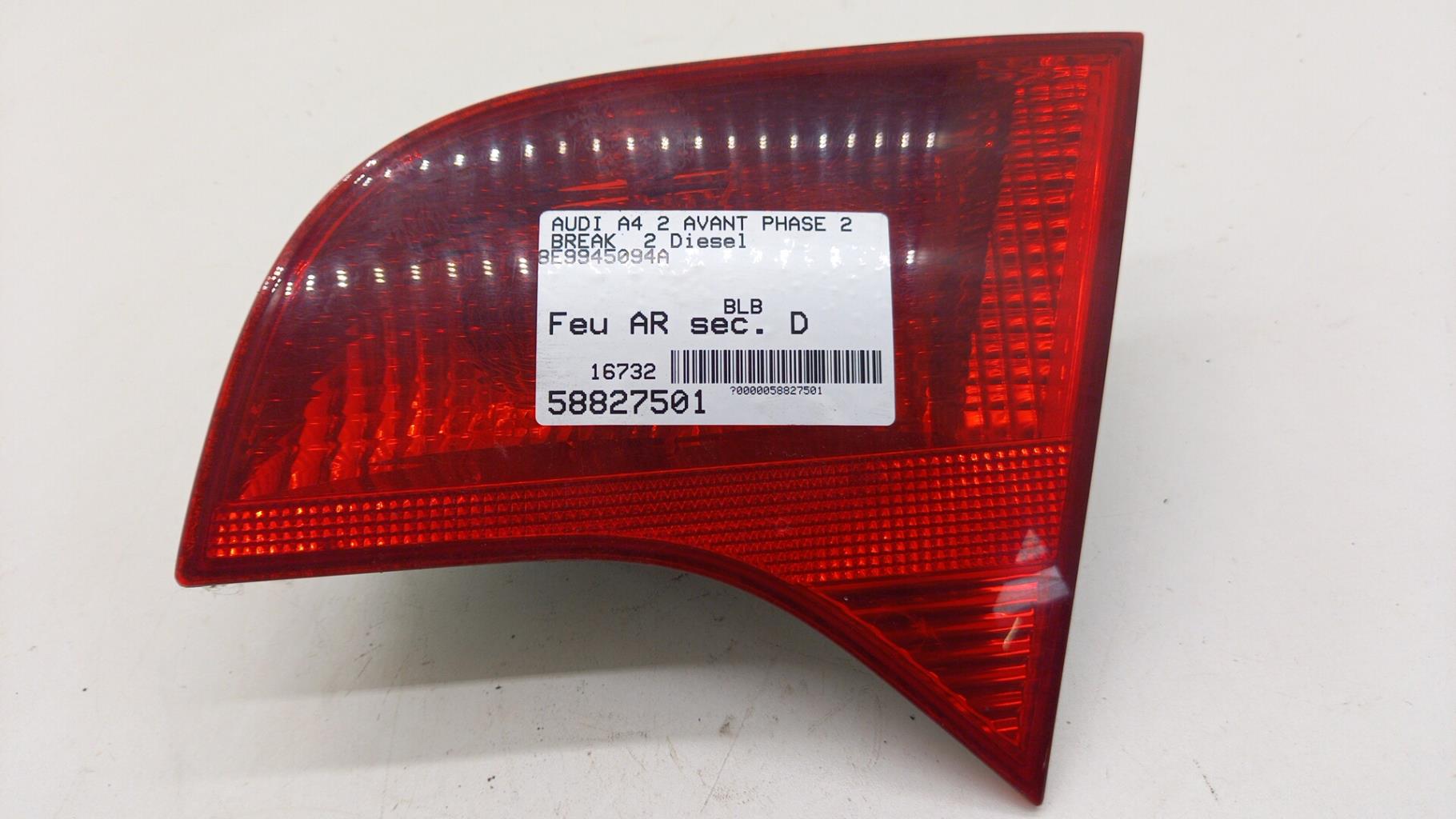 Feu arriere secondaire droit (feux) AUDI A4 2 AVANT PHASE 2 BREAK Diesel - 1