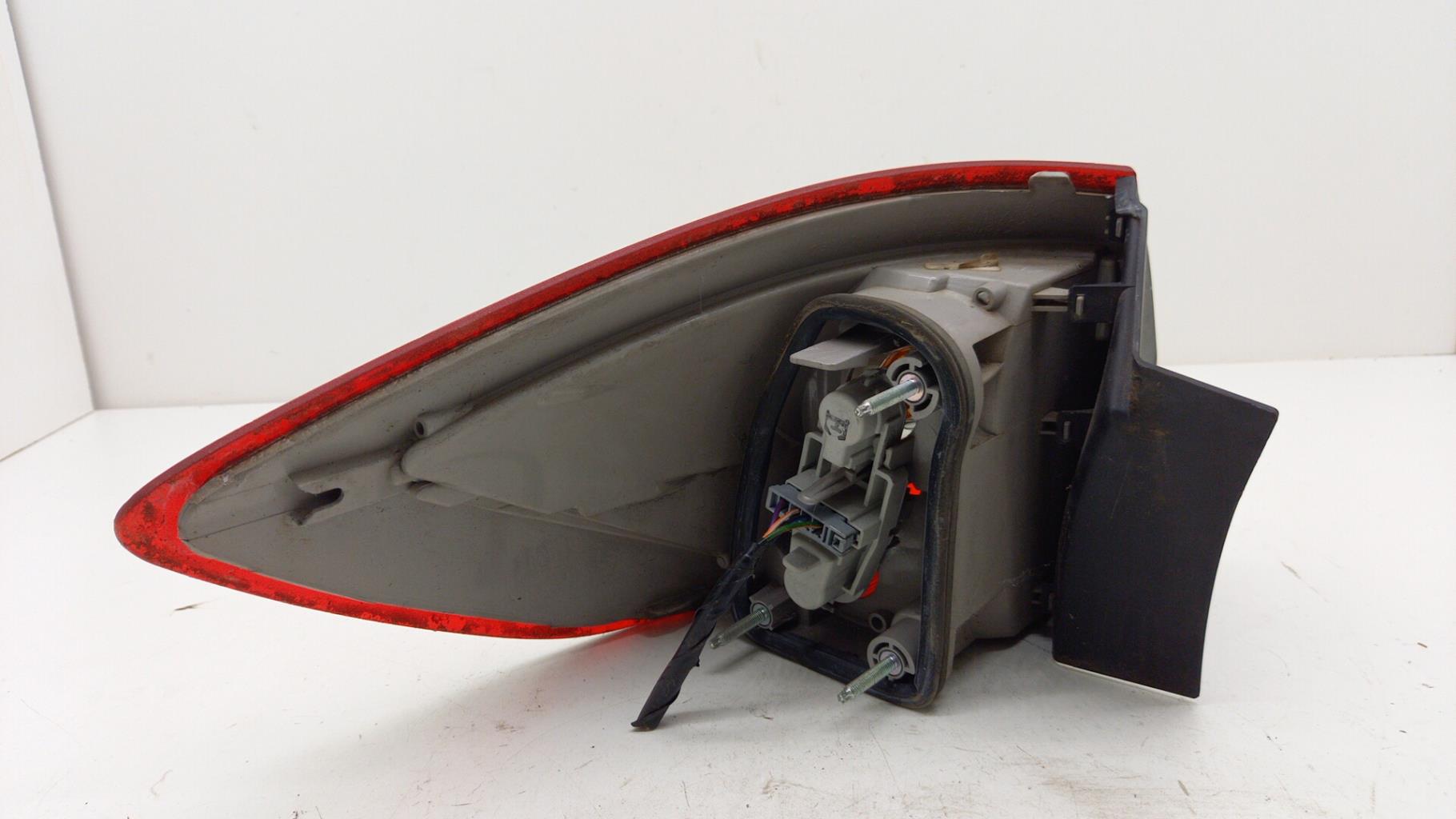 Fanale posteriore principale destro (luci) FORD MONDEO 3 PHASE 1 BREAK Diésel - 1