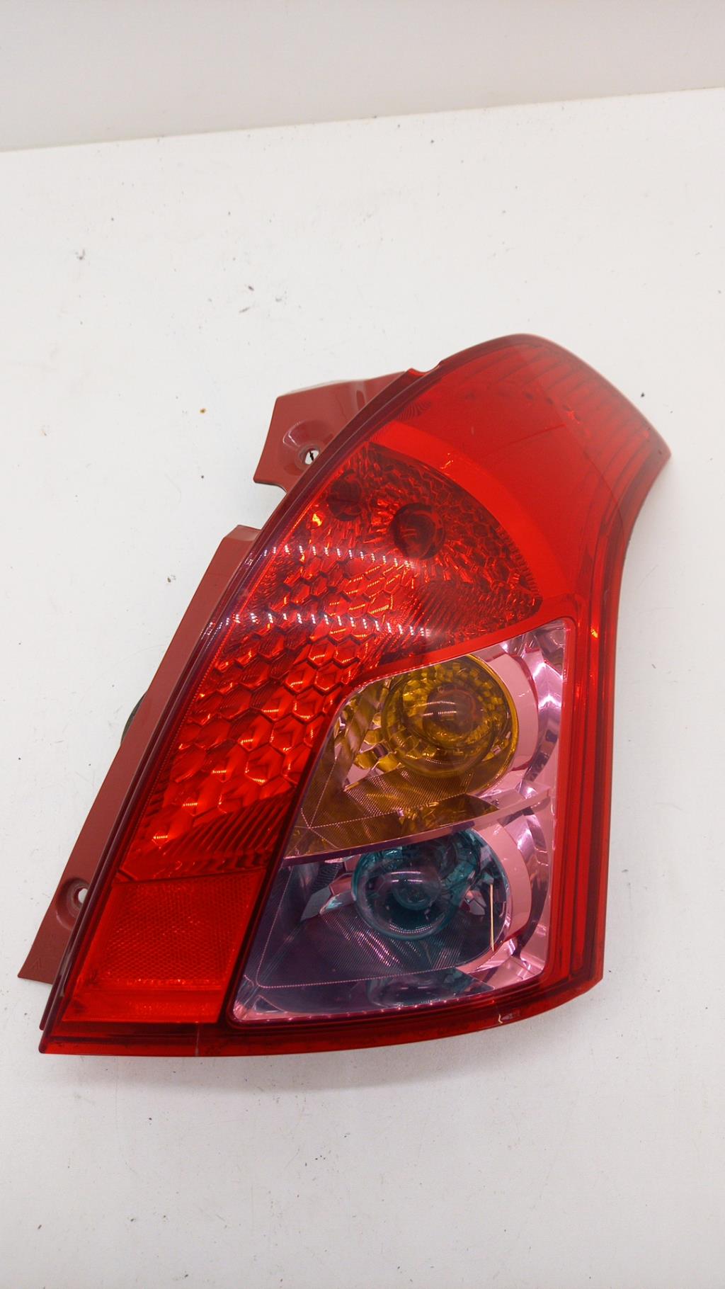 Fanale posteriore principale destro (luci) SUZUKI SWIFT 3 Gasolina - 1