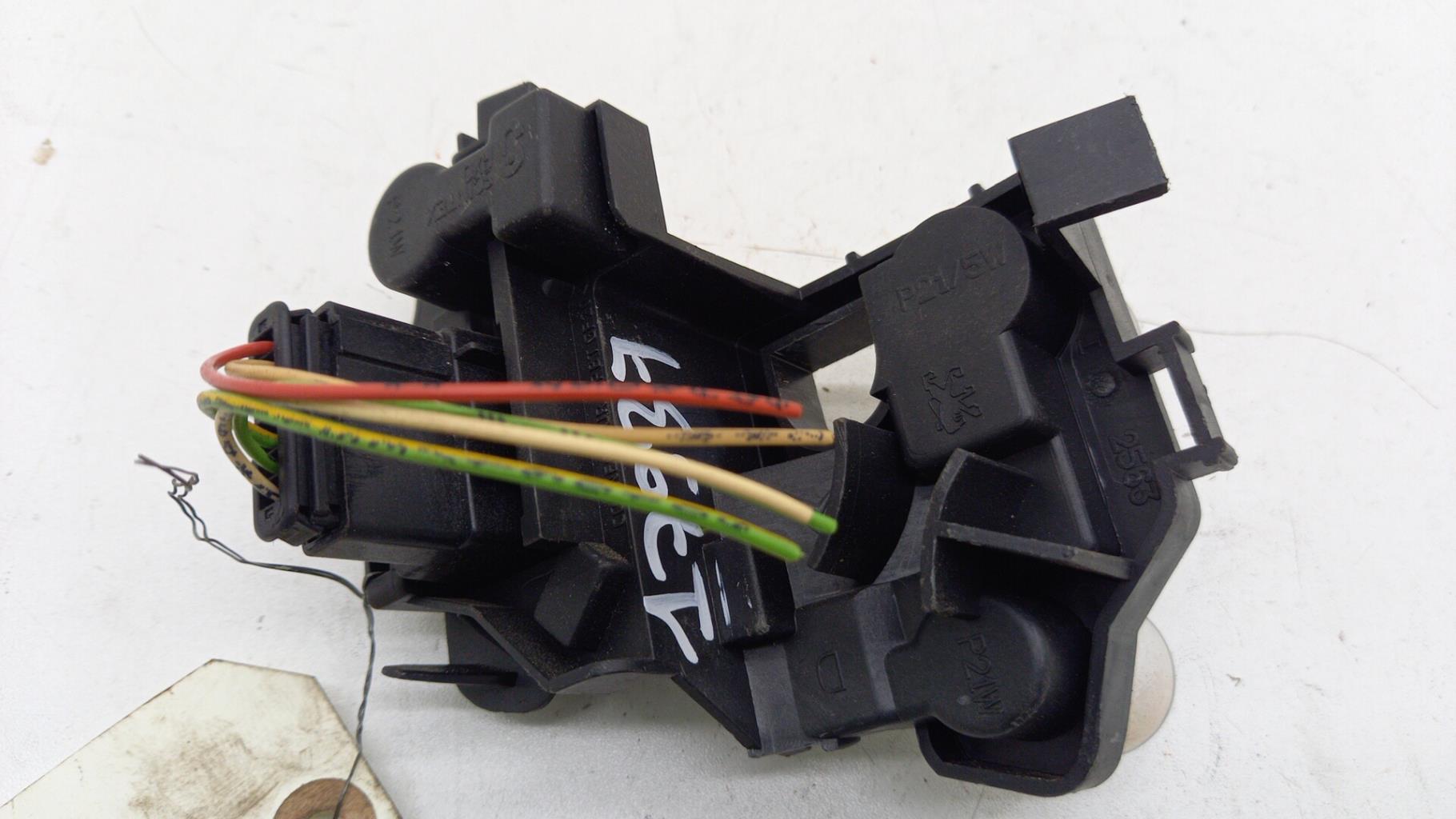 Base portalampade fanale posteriore destro PEUGEOT 206 PHASE 2 Gasolina - 1