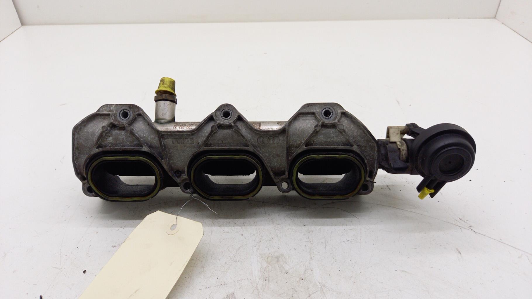 Rampe injection AUDI A4 3 AVANT S4 PHASE 1 BREAK Essence - 1