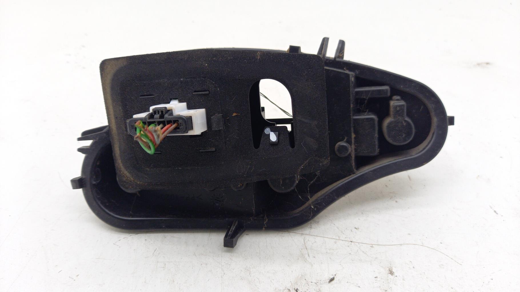 Base portalampade fanale posteriore destro CITROEN C3 2 PHASE 1 Diésel - 1