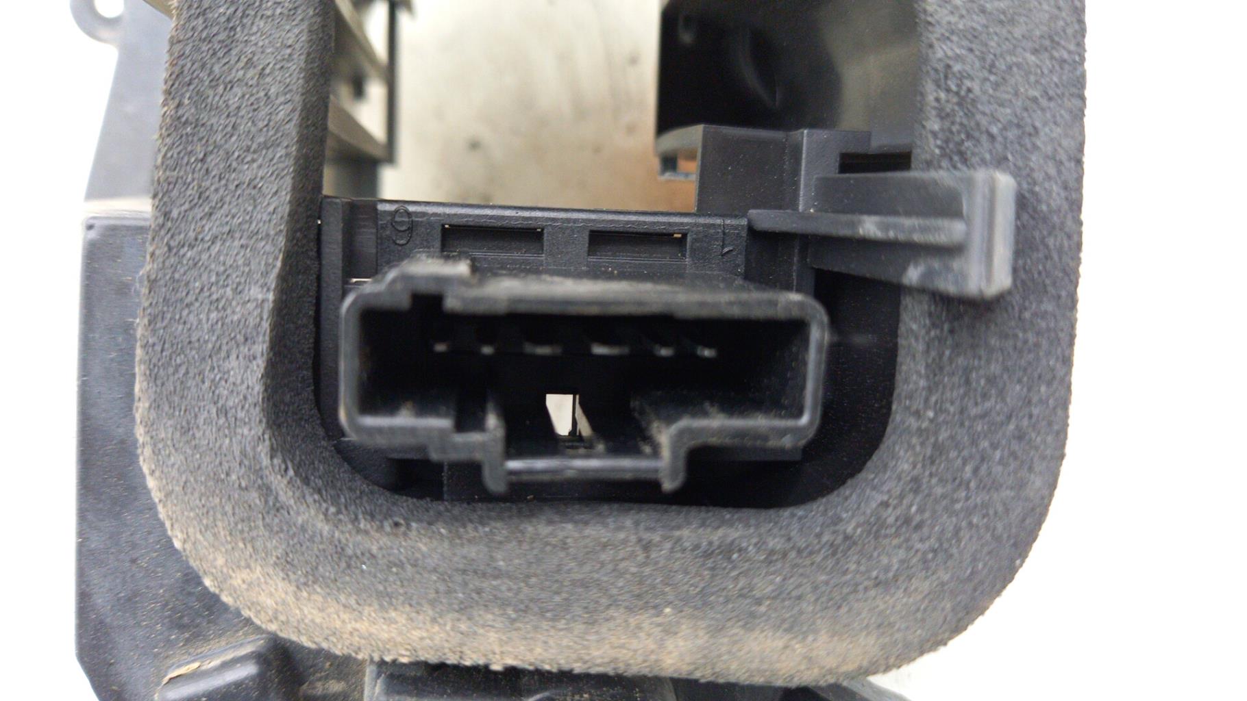 Base portalampade fanale posteriore destro CITROEN C4 2 PHASE 1 Diésel - 1