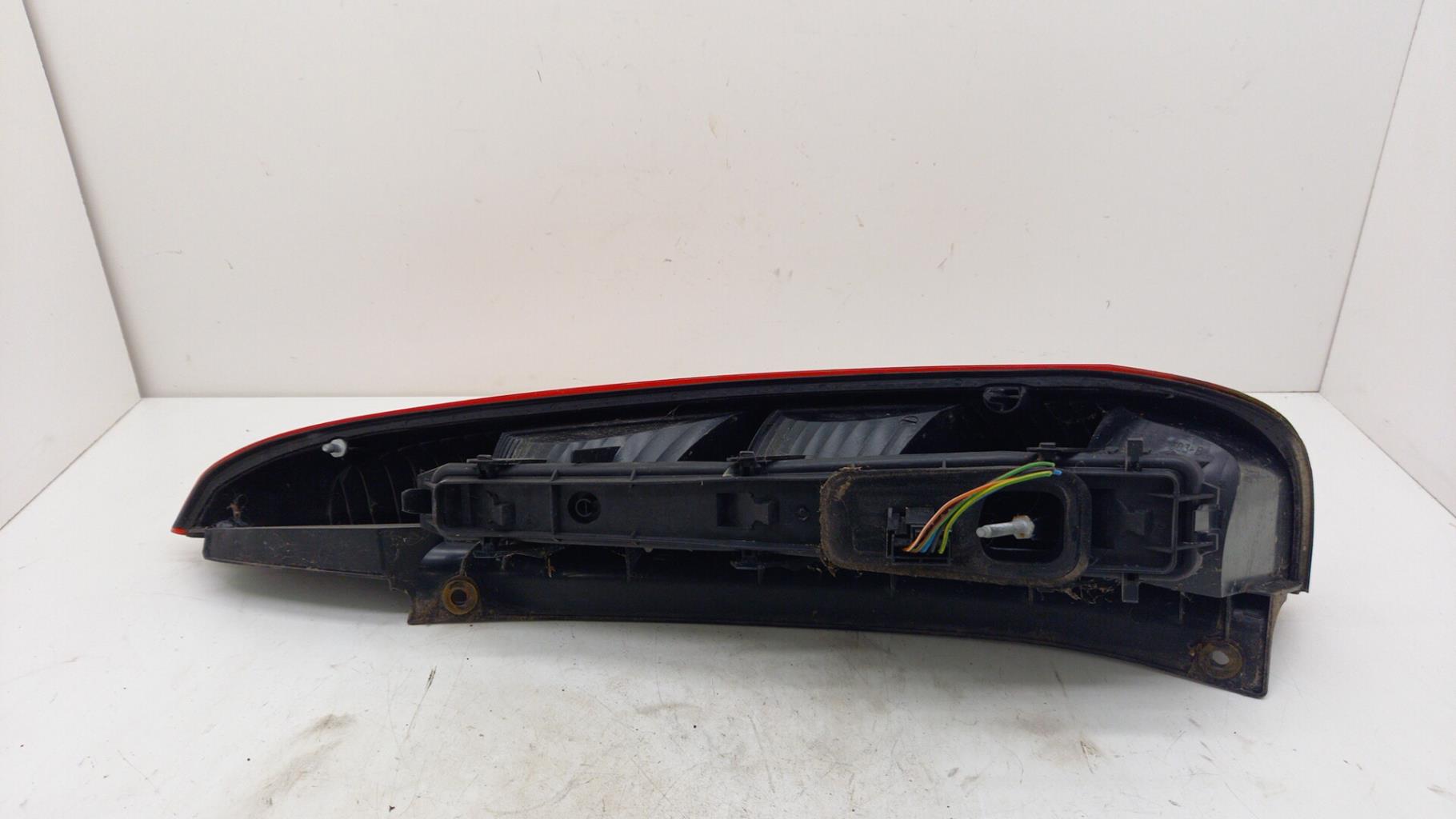 Fanale posteriore principale sinistro (luci) FORD FIESTA 5 PHASE 1 Diésel - 1